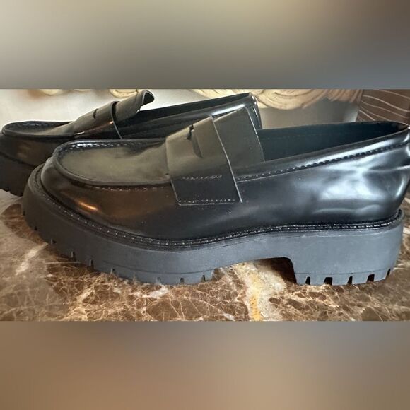 Madden Girl Women's Heaathr Loafer, Black size 8. NWT - Picture 1 of 6